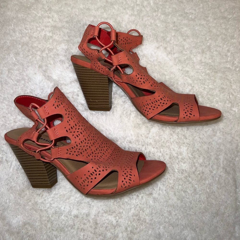 Women’s Coral Heeled Sandals with Chunky Heel